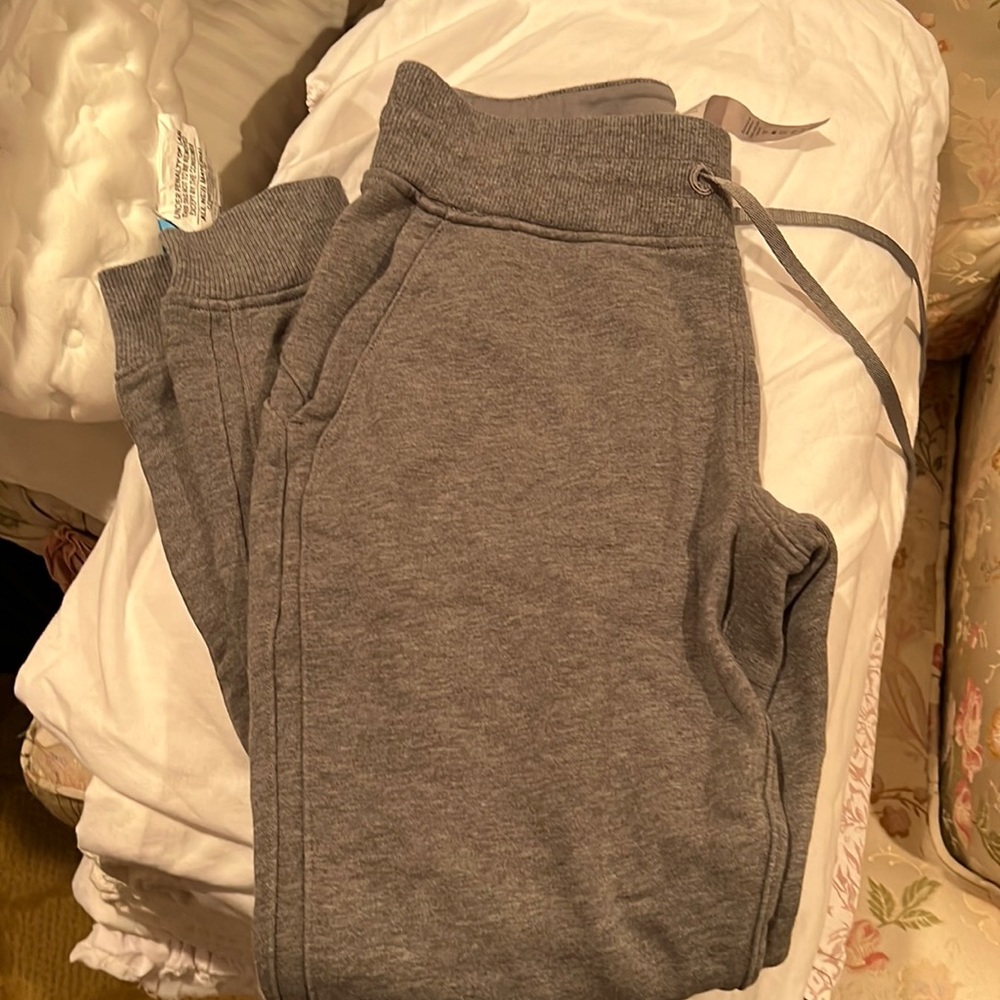 Lululemon joggers gray